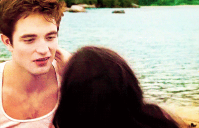 Twilight Breaking Dawn Kiss Bella & Edvard