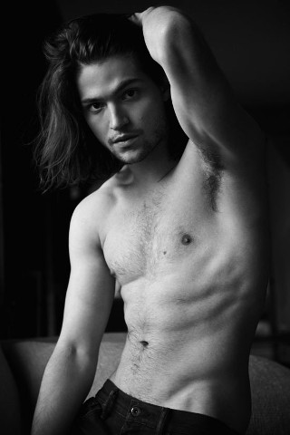 Thomas McDonell topless Sexy