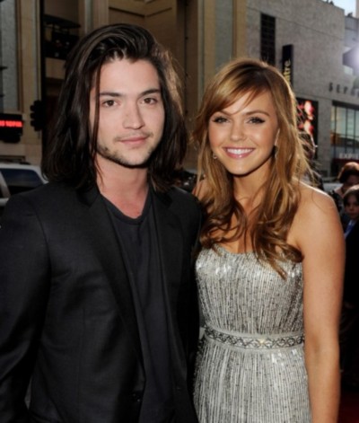 Thomas McDonell and Aimee Teegarden