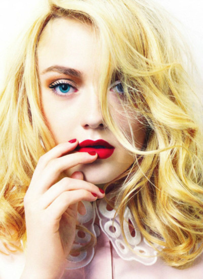 Dakota Fanning Red lips