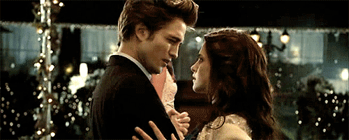 Twilight Breaking Dawn Bella & Edvard dancing