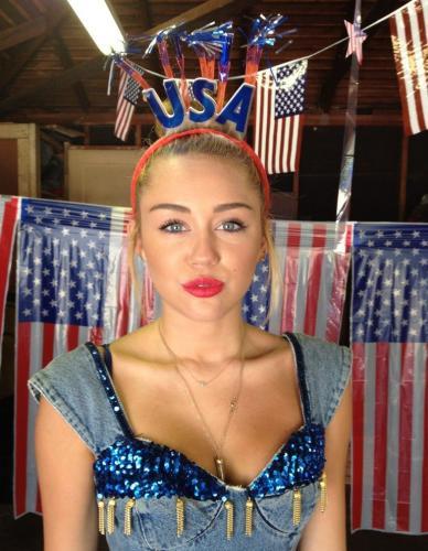 Miley Cyrus I'm from USA