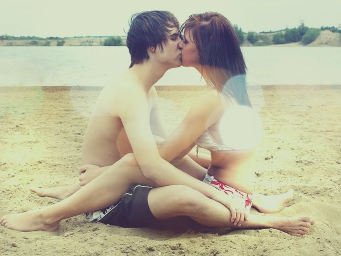 Kiss On The Beach