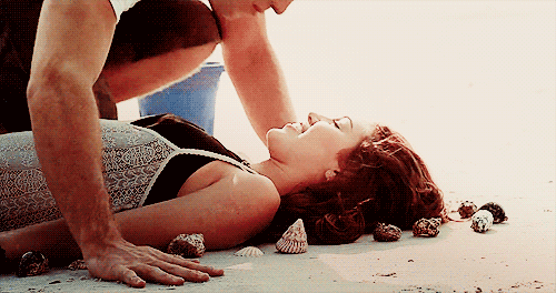Kiss On The Beach: Liam and Miley