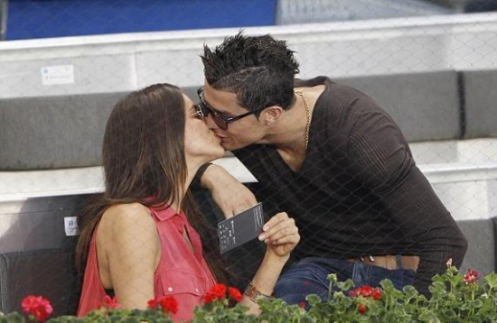 Cristiano Ronaldo and Irina Shayk kiss