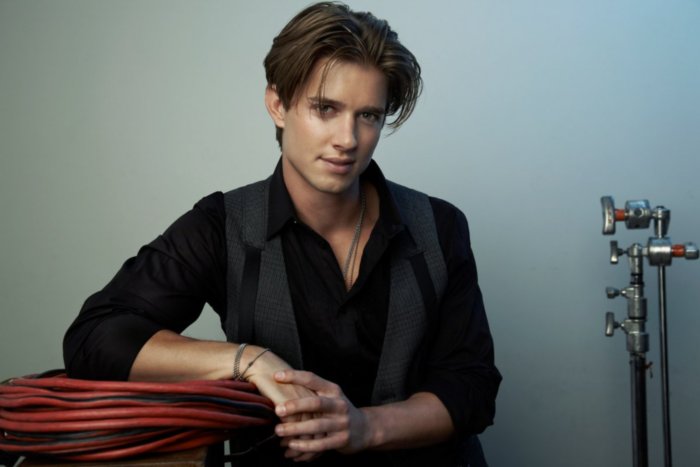 Drew Van Acker