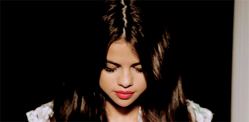Selena Gomez Red Lips
