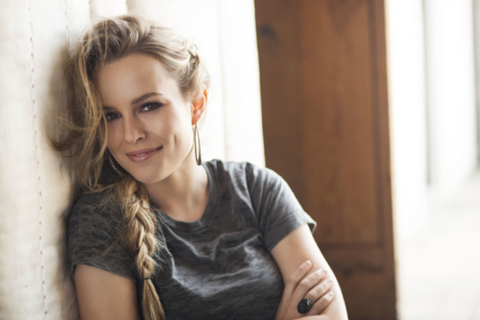 Bridgit Mendler 