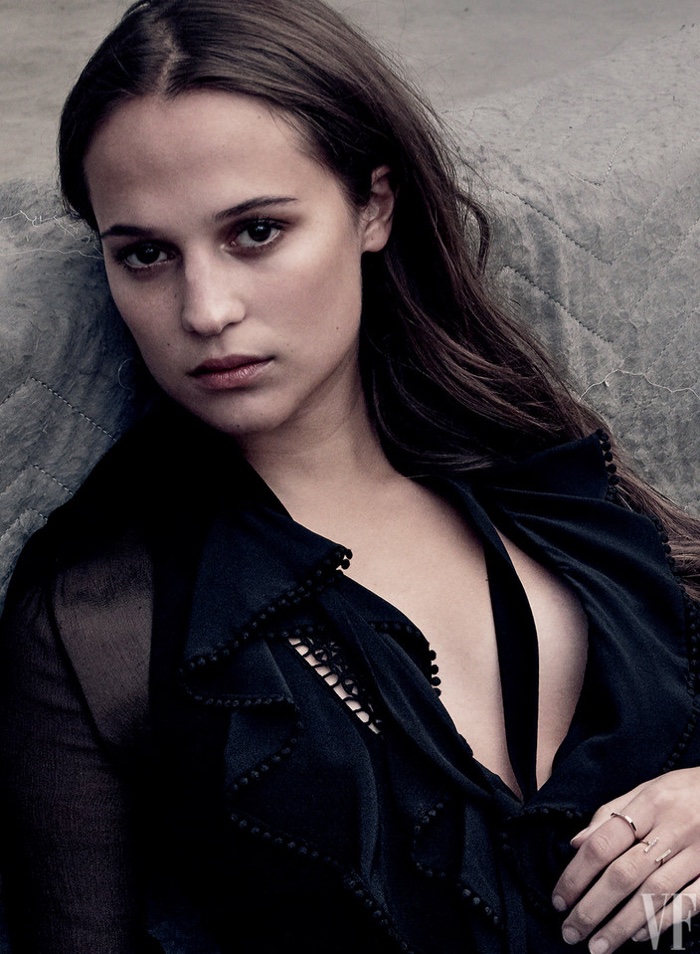 Alicia Vikander Sexy