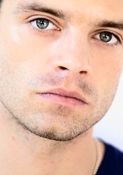 Sebastian Stan ♡♥ 