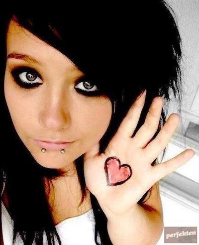 heart broken emo girls. Emo Girl